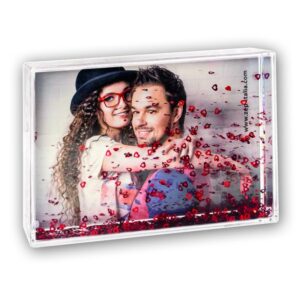 Portafotos de agua con corazones